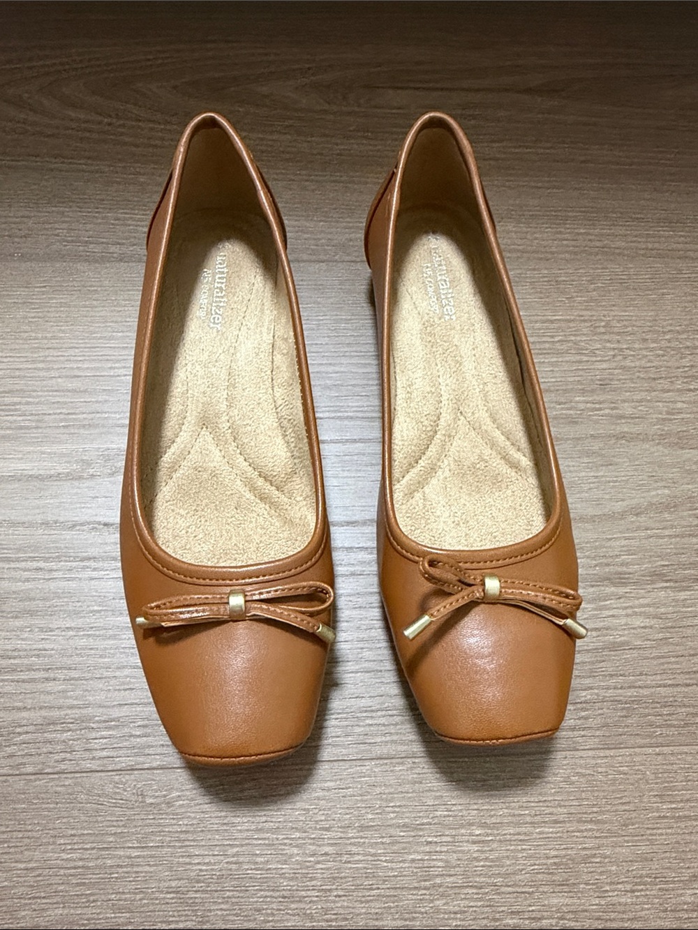 Naturalizer Vanessa Women’s Tan Bow-Accent Square-Toe Flats